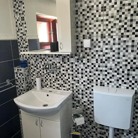 Lazovic Apartment